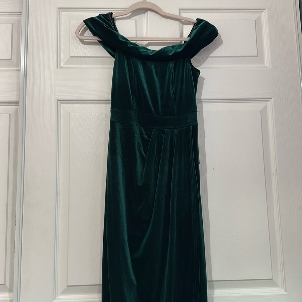 Luxedo size small NWT green slit dress